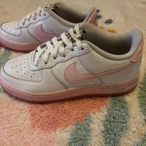 Girls size 3 Nike court borough